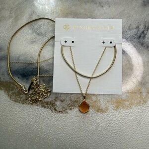 ✨ Kendra Scott Gold Layered Necklace Set – Amber Stone Pendant ✨
